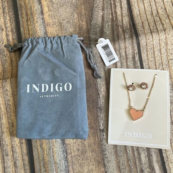 NWT Indigo Authority Necklace Set - Picture 1 of 3
